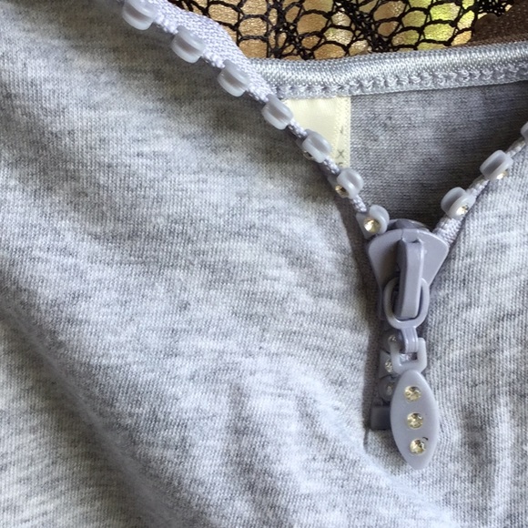 Top - Picture 2 of 4